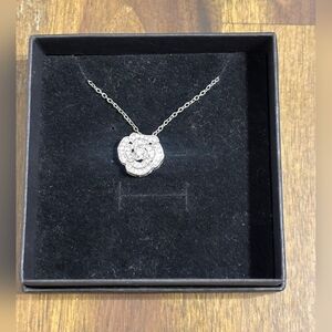 Silver Flower Necklace NEW!